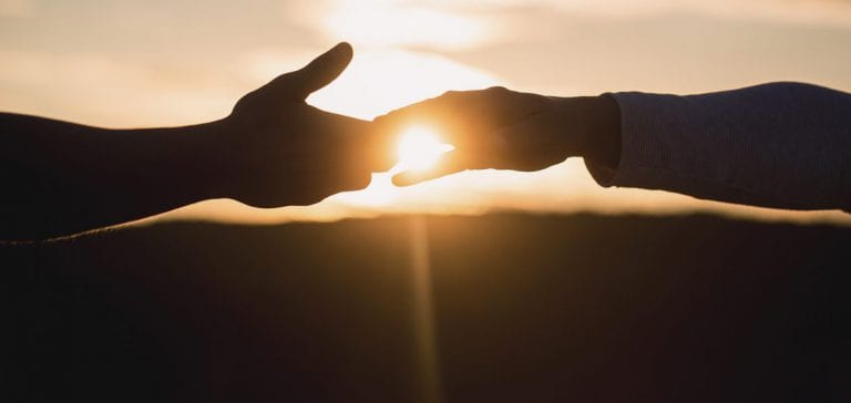 pro-bono-helping-hands-p3frg6wf5sfudw95wsf52yv39ptb6g7wghma28m048-768x364-1